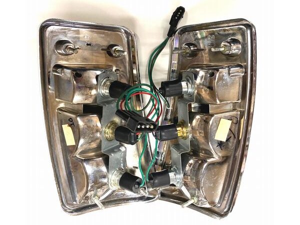 ローバーミニ　クリアテールライトレンズ　ウルトラ　破損有 ローバーミニ クリアテールライトレンズ ウルトラ 破損有 - メルカリ